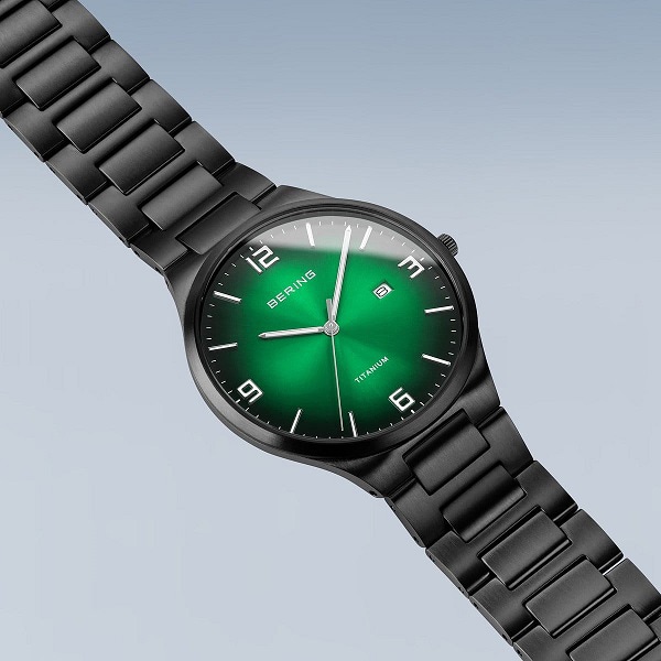 63%以上節約 BERING TITANIUM DATE MENS メンズクォーツウォッチ tdh
