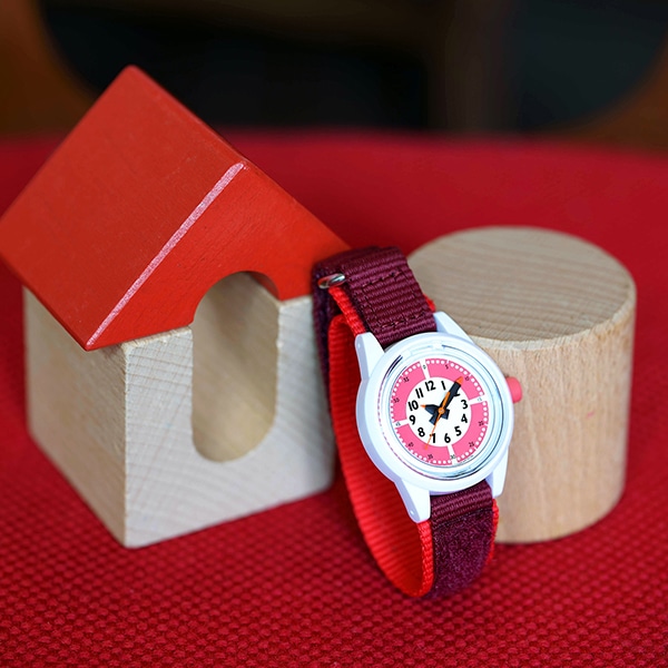 fun pun clock to wear!】RP29J812 Designed by Yoko Dobashi with 