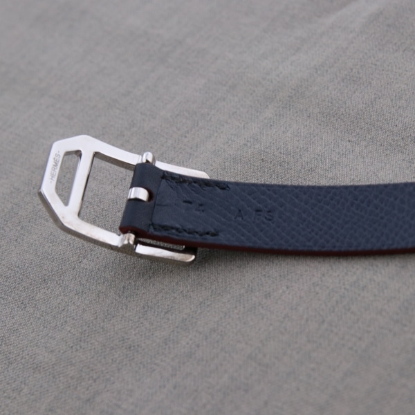 ダークブラウン