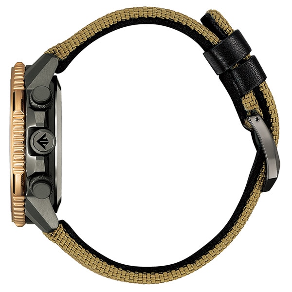 ベージュ×ダークグリーン