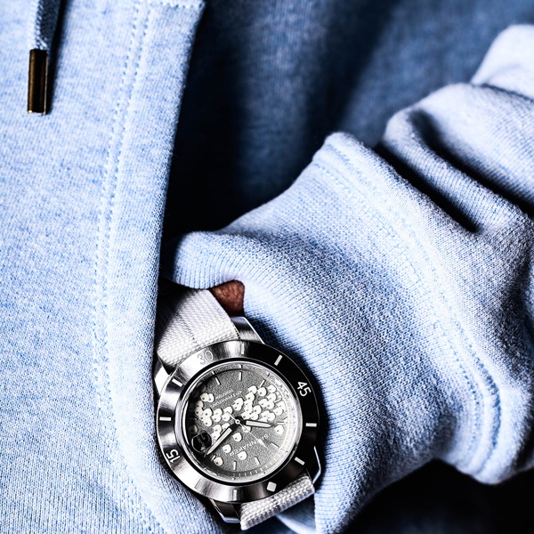 シルバー/43mm