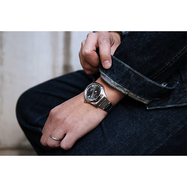 オンラインストア限定（シルバーグレー）