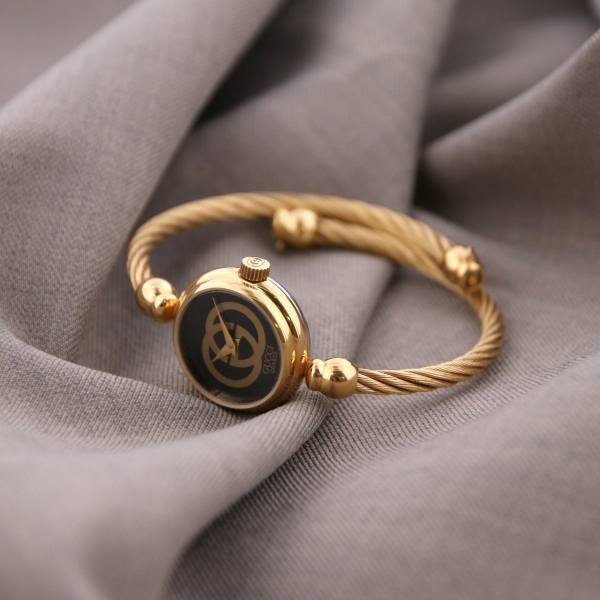 GUCCI ヴィンテージ グッチ 2047L クォーツ 中古 レディース 1990年代