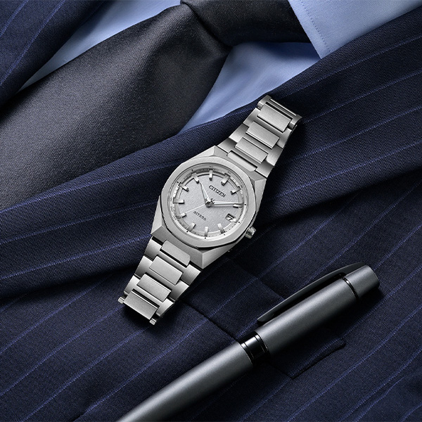 【シチズン・アテッサ】ドレススタイルとも相性がよい電波ソーラーモデルが登場！