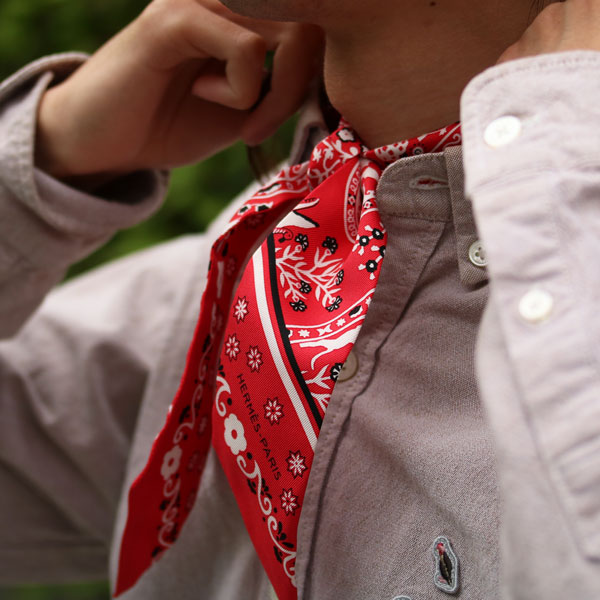 エルメスのヴィンテージ スカーフが入荷。春の装いのワンポイントに！