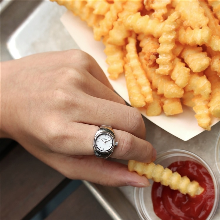 アクセ感覚で楽しめる。はじめてのリングウォッチガイド